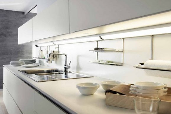 iluminacion de muebles en la cocina