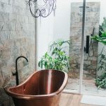 Cómo elegir una ducha de exterior práctica y versátil