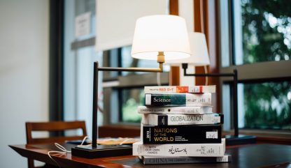 Libros decorativos: Cómo integrarlos en la decoración