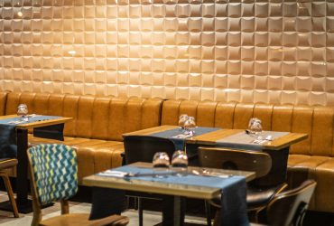 Mesas en un restaurante